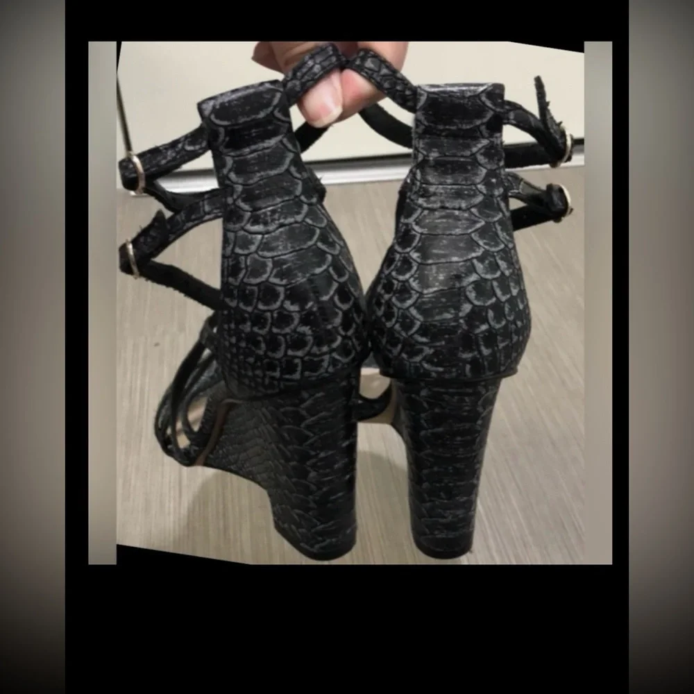 Crosby Derek Lam Zanzibar Wedge Leather Heels snakeskin texture black size 6.5